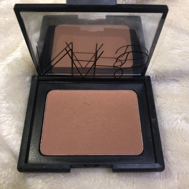 NARS(ナーズ)のNARS ブラッシュ ブロンズパウダー 5101N コスメ/美容のベースメイク/化粧品(フェイスパウダー)の商品写真