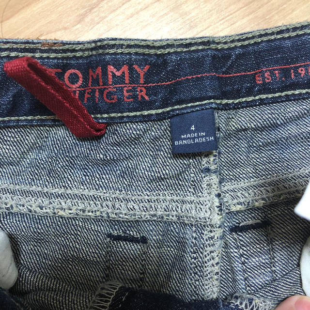TOMMY HILFIGER(トミーヒルフィガー)のジーンズ キッズ/ベビー/マタニティのキッズ服男の子用(90cm~)(パンツ/スパッツ)の商品写真