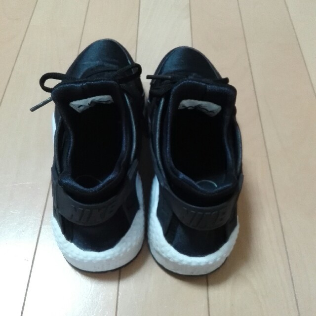 NIKE(ナイキ)のナイキ　エアーハラチ24cm 黒 レディースの靴/シューズ(スニーカー)の商品写真