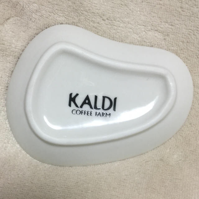 KALDI(カルディ)のカルディ  猫バッグの小皿 インテリア/住まい/日用品のキッチン/食器(食器)の商品写真