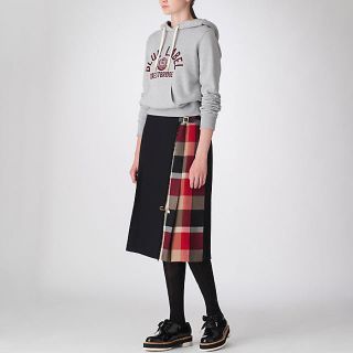 バーバリーブルーレーベル(BURBERRY BLUE LABEL)のブルーレーベルクレストブリッジ トレーナー＆スカート 巻きスカート パーカー(ひざ丈スカート)