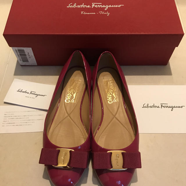 Ferragamo(フェラガモ)のフェラガモ ヴァリナシューズ  23センチ レディースの靴/シューズ(ハイヒール/パンプス)の商品写真