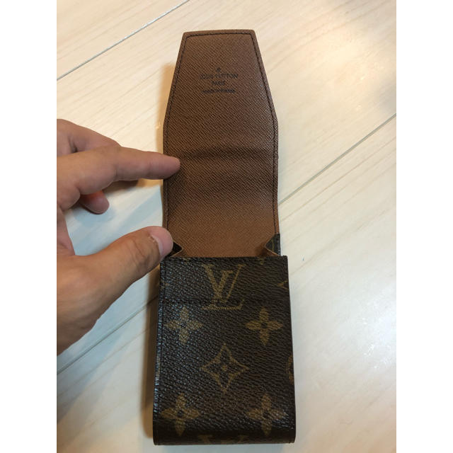 LOUIS VUITTON(ルイヴィトン)の美品！LOUIS VUITTON ルイ・ヴィトン　タバコケース メンズのファッション小物(タバコグッズ)の商品写真