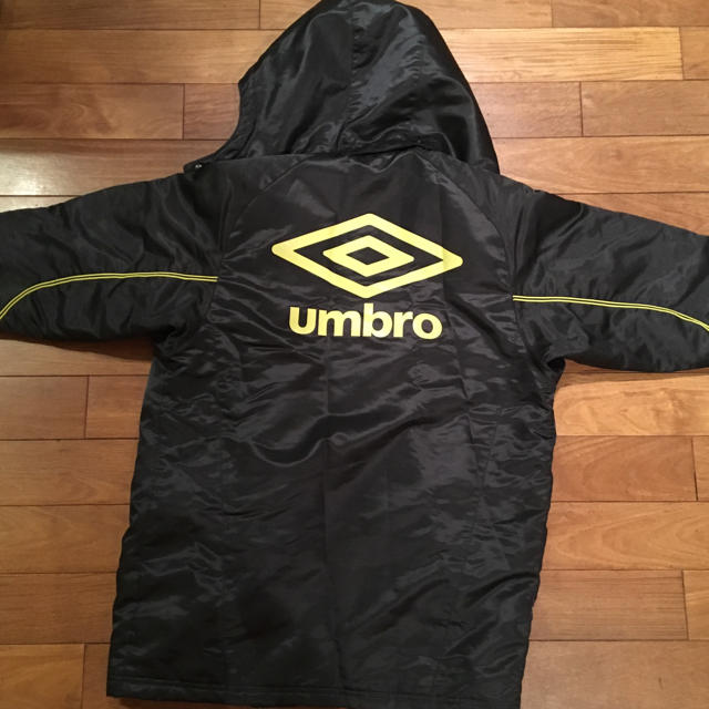 UMBRO(アンブロ)のベンチコートumbro 140cm スポーツ/アウトドアのスポーツ/アウトドア その他(その他)の商品写真