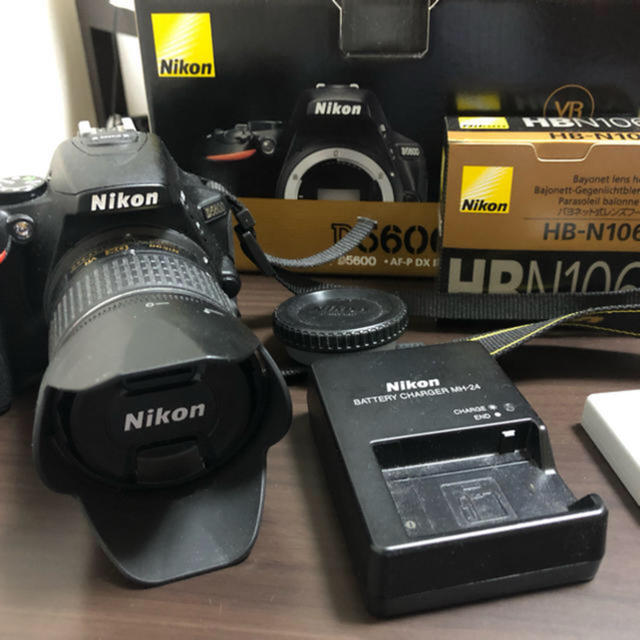 Nikon(ニコン)のNikon D5600 レンズキット スマホ/家電/カメラのカメラ(デジタル一眼)の商品写真