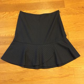 ザラ(ZARA)の【1/31まで】 ZARA WOMAN ザラ　ひざ丈スカート　ネイビー(ひざ丈スカート)