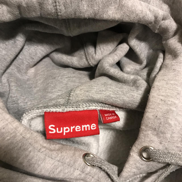 supremeパーカー