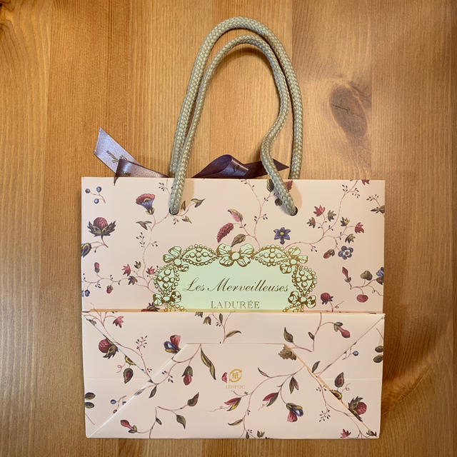 LADUREE(ラデュレ)のラデュレ 紙袋 ピンク  レディースのバッグ(ショップ袋)の商品写真