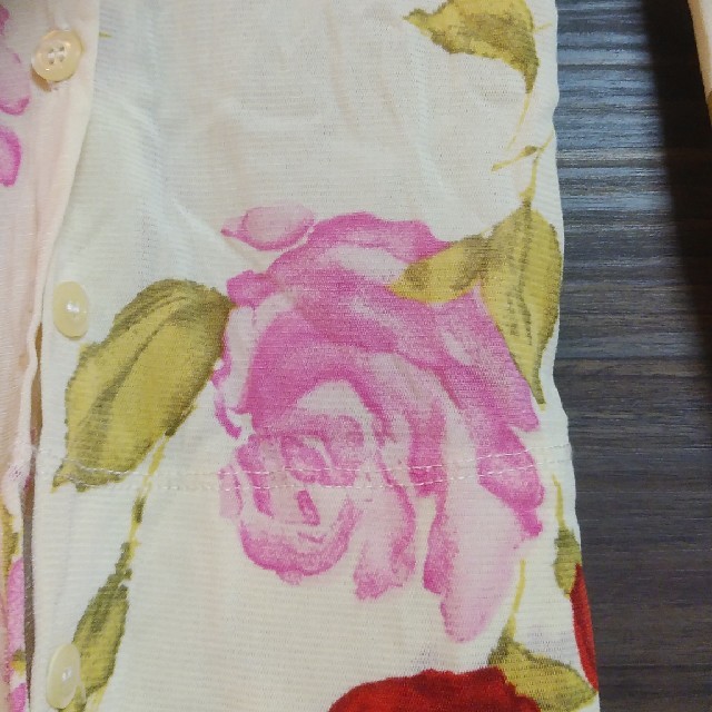 KOOKAI(クーカイ)のシフォンカーディガン　エメラルドグリーン　カーディガン　クーカイ　花柄　ローズ柄 レディースのトップス(カーディガン)の商品写真