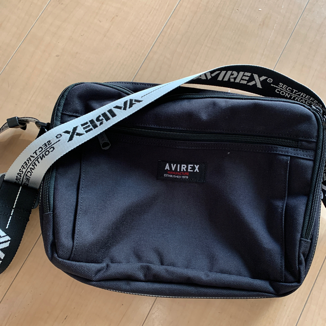 AVIREX(アヴィレックス)のAVIREX ショルダーバッグ  黒 BLACK メンズのバッグ(ショルダーバッグ)の商品写真