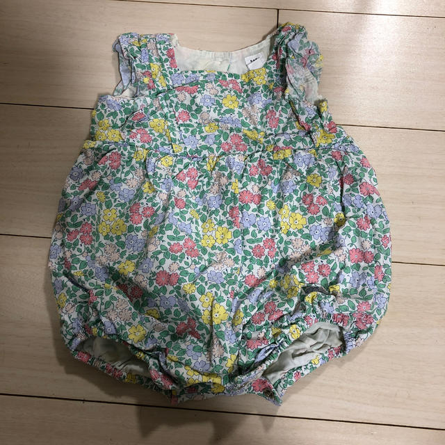 babyGAP(ベビーギャップ)の☆美品☆baby GAP80cm 花柄ロンパース キッズ/ベビー/マタニティのベビー服(~85cm)(ロンパース)の商品写真