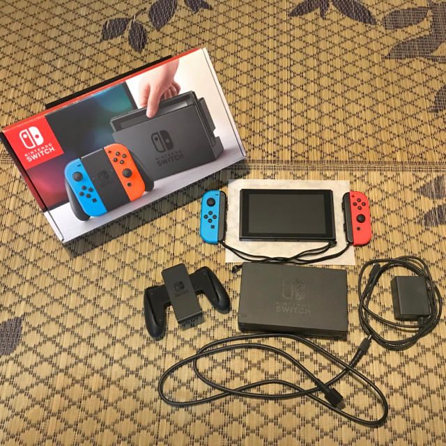 旧型 Nintendo Switch 任天堂 スイッチ ネオンブルー/ネオ 本体のサムネイル