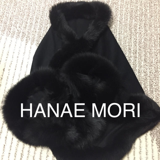 HANAE MORI(ハナエモリ)のハナエモリ  リアルFOXファートリミング  アンゴラウールショール  ブラック レディースのファッション小物(マフラー/ショール)の商品写真