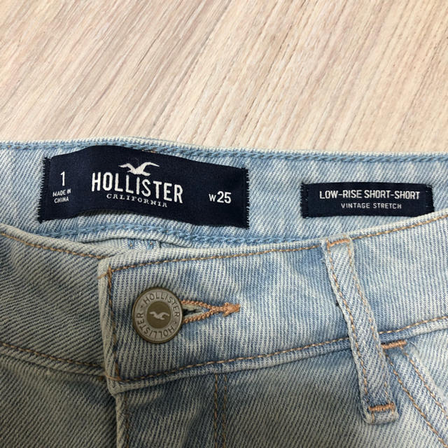 Hollister(ホリスター)のホリスター　デニム　ショートパンツ レディースのパンツ(ショートパンツ)の商品写真