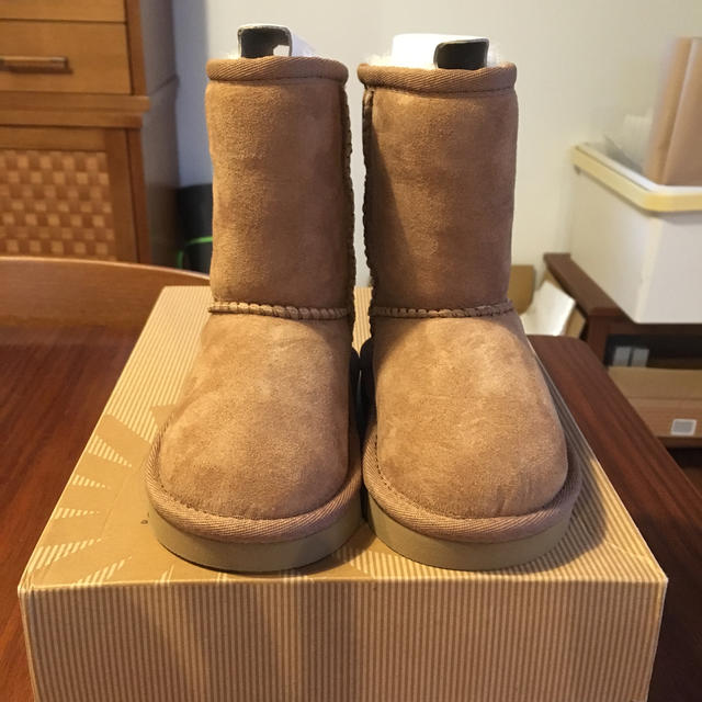 海外から一時帰国の為、1週間限定 UGG ブーツ