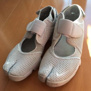 ナイキ(NIKE)のNIKE エアリフト　グレー(スニーカー)