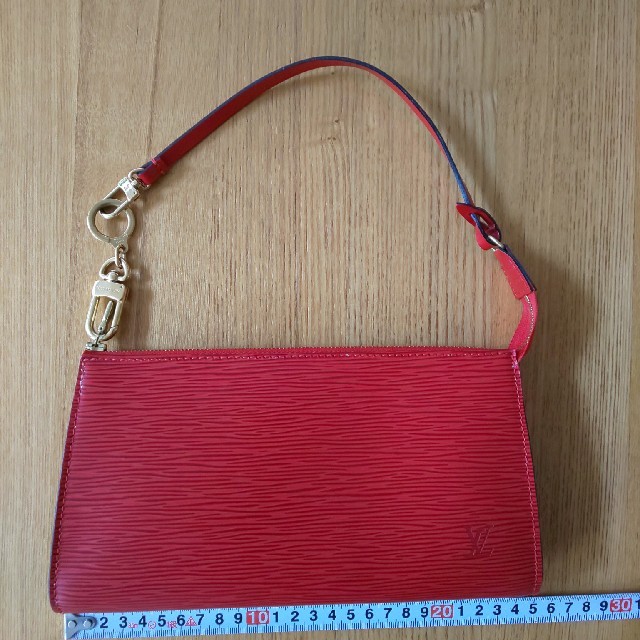 LOUIS VUITTON - ルイヴィトン エピ アクセサリーポーチ の通販 by LOUIS VUITTON - ルイヴィトン エピ アクセサリーポーチ の通販 by