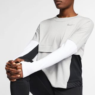 ナイキ(NIKE)の【もり様専用】【新品】NIKE サーマ スフィア ATMOSPHERE(トレーナー/スウェット)