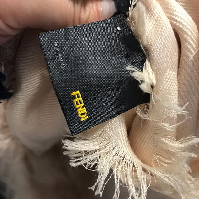 FENDI(フェンディ)のFENDI大判ストール レディースのファッション小物(ストール/パシュミナ)の商品写真