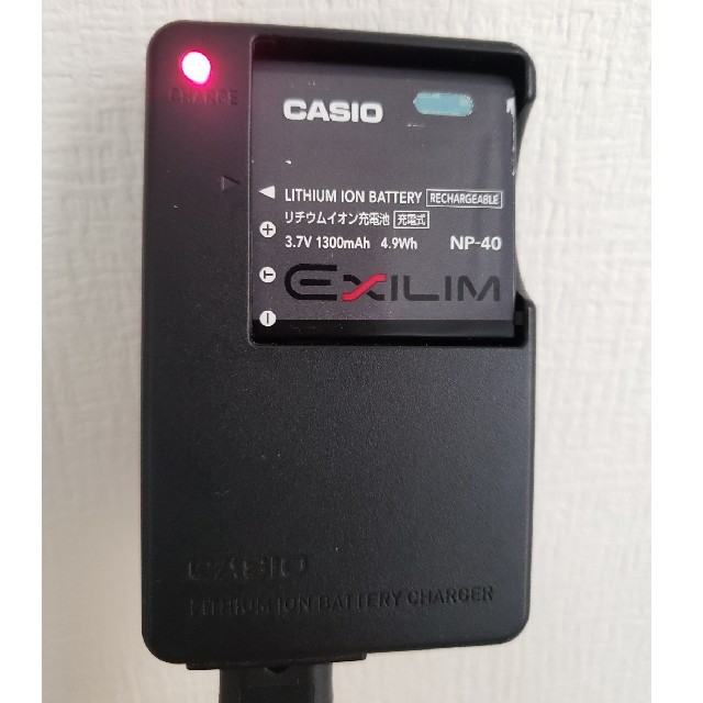 CASIO(カシオ)のCASIO純正バッテリーNP40&チャージャーBC31L スマホ/家電/カメラのスマートフォン/携帯電話(バッテリー/充電器)の商品写真