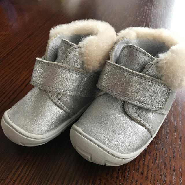 UGG(アグ)のUGG アグ　ベビー　シューズ　ブーツ キッズ/ベビー/マタニティのベビー靴/シューズ(~14cm)(その他)の商品写真