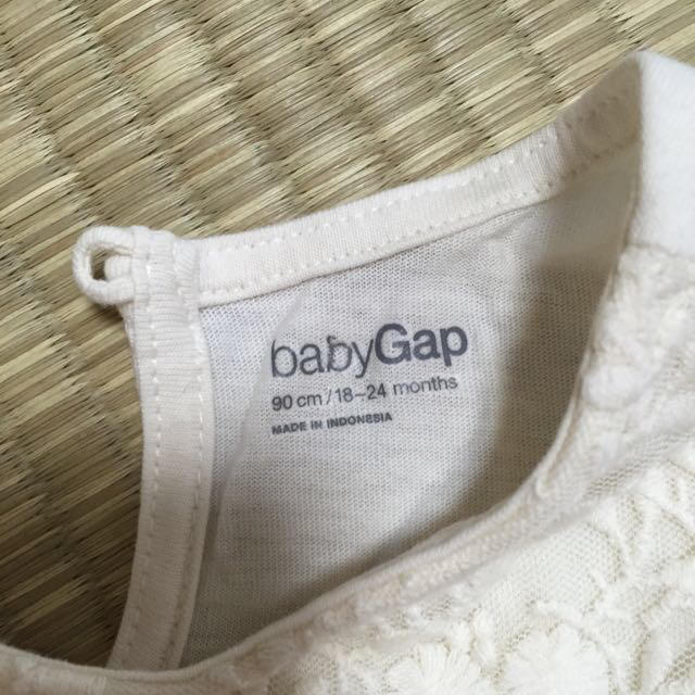 babyGAP(ベビーギャップ)の【90】Tシャツ キッズ/ベビー/マタニティのキッズ服女の子用(90cm~)(Tシャツ/カットソー)の商品写真