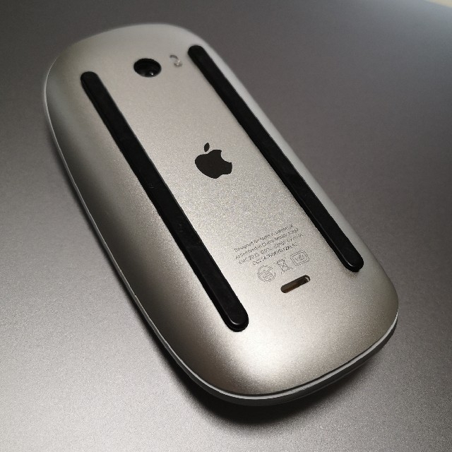 Apple(アップル)のMagic Mouse2 スマホ/家電/カメラのPC/タブレット(PC周辺機器)の商品写真