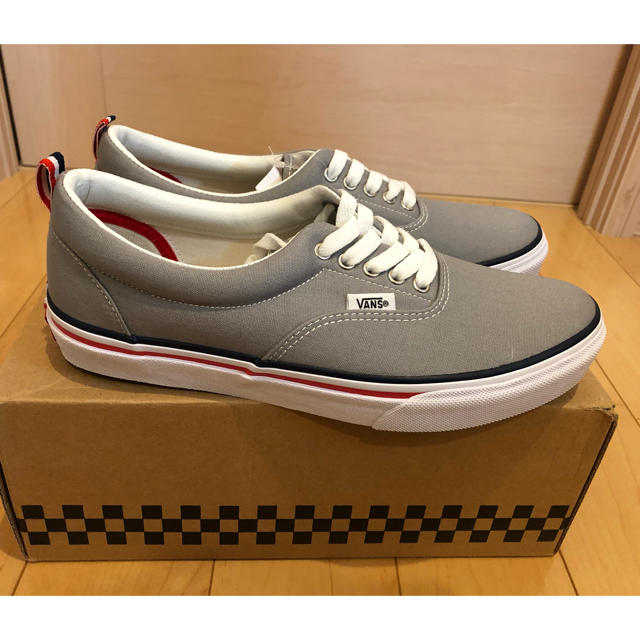 VANS(ヴァンズ)の新品未使用 VANS ERA V95CL 26cm グレー エラ スニーカー メンズの靴/シューズ(スニーカー)の商品写真