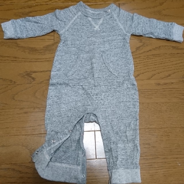 babyGAP(ベビーギャップ)のbaby gap グレー 長袖 ロンパース キッズ/ベビー/マタニティのベビー服(~85cm)(ロンパース)の商品写真