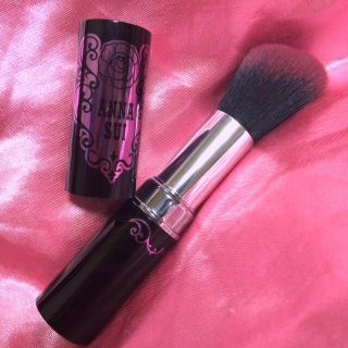 アナスイ(ANNA SUI)のアナスイ携帯チークブラシ蓋付ポータブル(フェイスカラー)