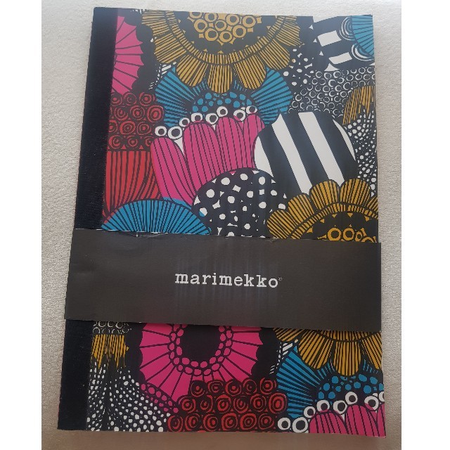 marimekko(マリメッコ)のマリメッコ ノート marimekko A4サイズ インテリア/住まい/日用品の文房具(ノート/メモ帳/ふせん)の商品写真