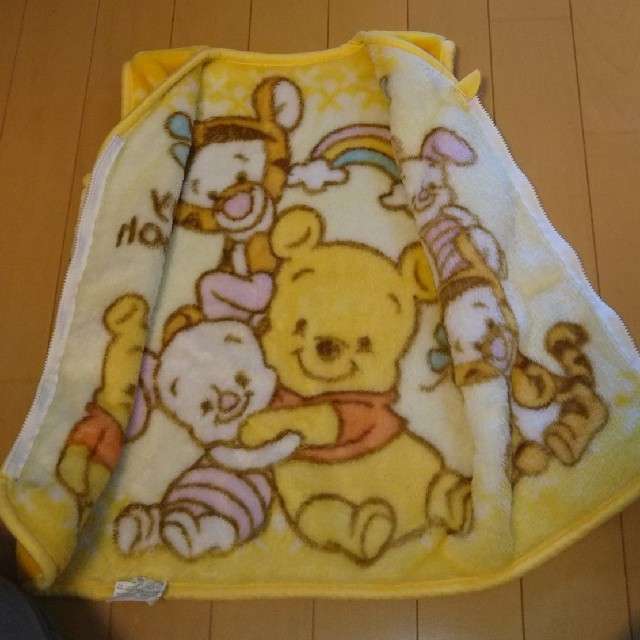 子供用の着る毛布 プーさん キッズ/ベビー/マタニティの寝具/家具(毛布)の商品写真