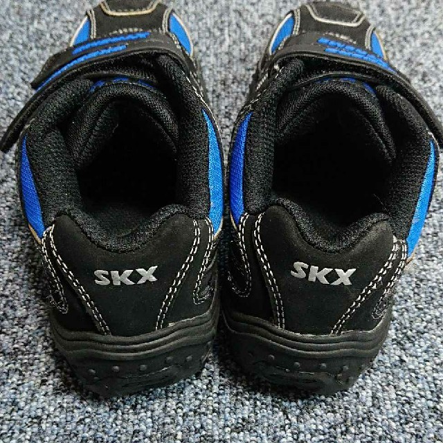 SKECHERS(スケッチャーズ)のスケッチャーズ  XTREME キッズ/ベビー/マタニティのキッズ靴/シューズ(15cm~)(スニーカー)の商品写真