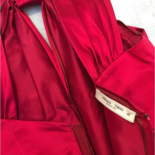 PRADA(プラダ)のチャイズー様専用　PRADA シルクドレス レディースのフォーマル/ドレス(ミディアムドレス)の商品写真