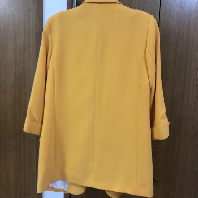 ZARA(ザラ)のザラ　ジャケット　イエロー　パール レディースのジャケット/アウター(テーラードジャケット)の商品写真