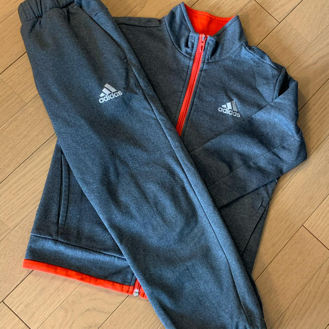 adidas(アディダス)のadidas アディダス ジャージ上下セット グレー&オレンジ キッズ/ベビー/マタニティのキッズ服男の子用(90cm~)(その他)の商品写真