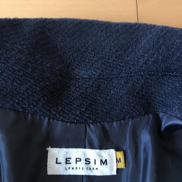 LEPSIM LOWRYS FARM(レプシィムローリーズファーム)のLEPSIM  LOWRYS FARM  紺色ジャケット （株）ポイント レディースのジャケット/アウター(テーラードジャケット)の商品写真