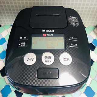 タイガー(TIGER)の【良品】タイガー土鍋IH炊飯ジャー　JPB-G101  ブラック　16年製(炊飯器)