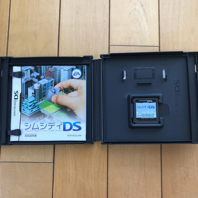 ニンテンドーDS(ニンテンドーDS)のシムシティDS エンタメ/ホビーのゲームソフト/ゲーム機本体(携帯用ゲームソフト)の商品写真