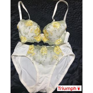 トリンプ(Triumph)の即購入可！新品未使用！トリンプ☆ブラセット♪Ｂ70 M(o^^o)(ブラ&ショーツセット)