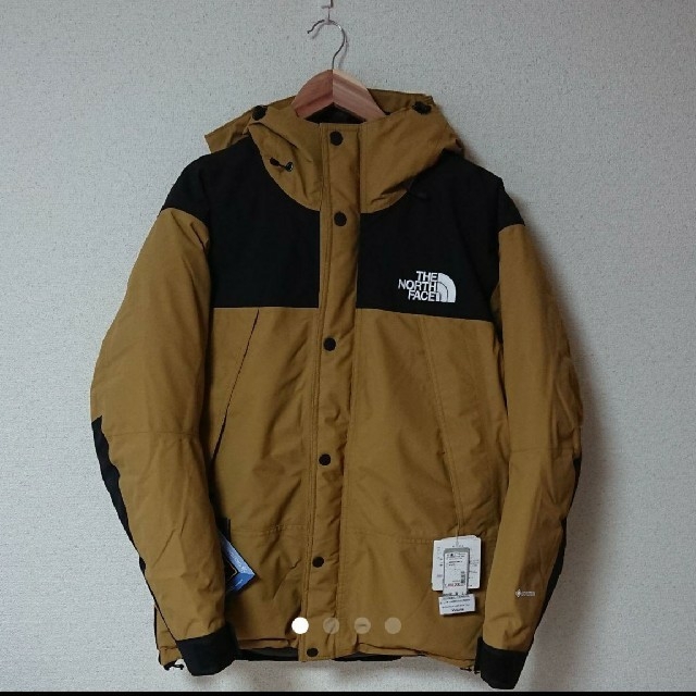 THE NORTH FACE(ザノースフェイス)のノースフェイス マウンテンダウンジャケット ブリティッシュカーキ Lサイズ メンズのジャケット/アウター(ダウンジャケット)の商品写真