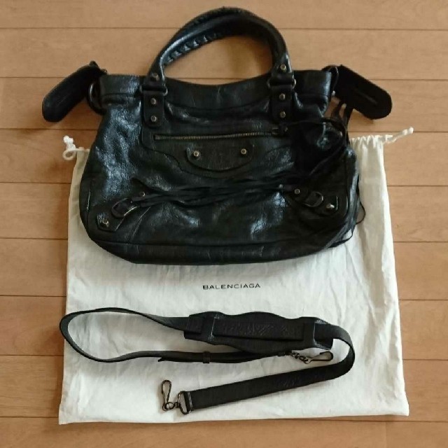 Balenciaga(バレンシアガ)のバレンシアガ タウン 黒 レディースのバッグ(ショルダーバッグ)の商品写真