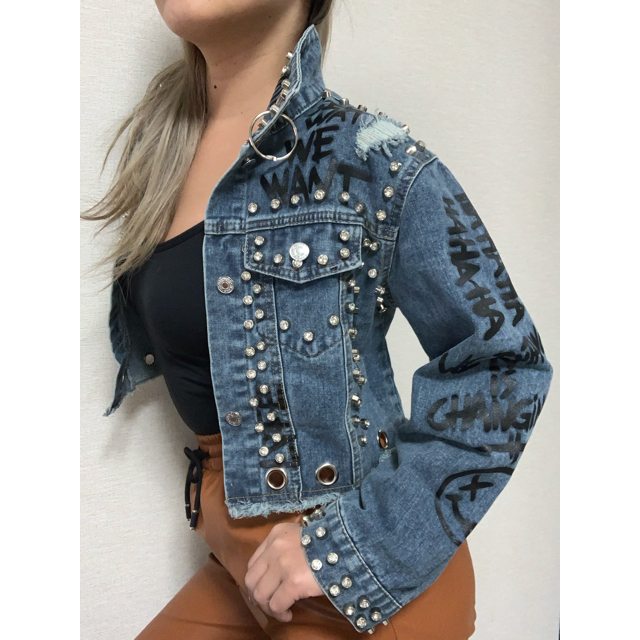 Levi's(リーバイス)の【着画あり】デニムジャケット Gジャン スタッズ グラフィック文字 レディースのジャケット/アウター(Gジャン/デニムジャケット)の商品写真