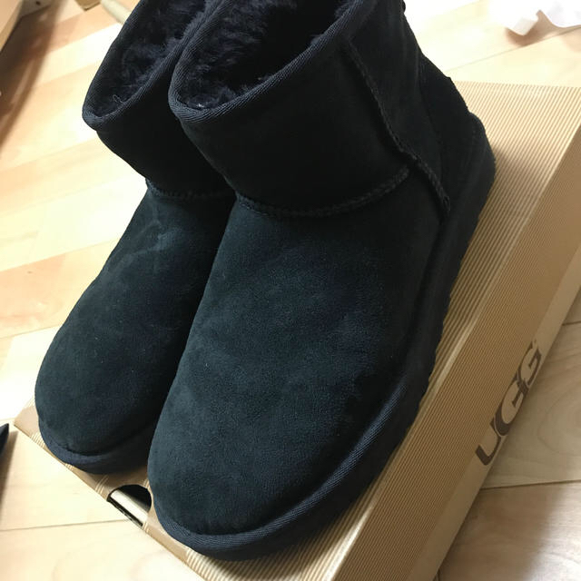 UGG(アグ)のugg  ブラック  24.0  超美品 レディースの靴/シューズ(ブーツ)の商品写真