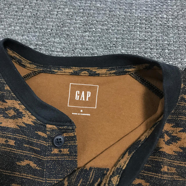 GAP(ギャップ)のGAP ロング tシャツ ギャップ  メンズ  長袖 ネイティブ柄 メンズのトップス(Tシャツ/カットソー(七分/長袖))の商品写真