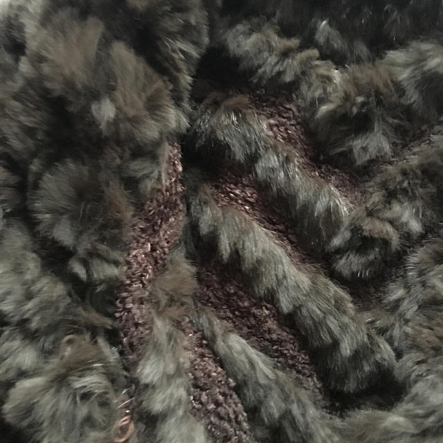 ラビットファー　ケープ レディースのジャケット/アウター(毛皮/ファーコート)の商品写真