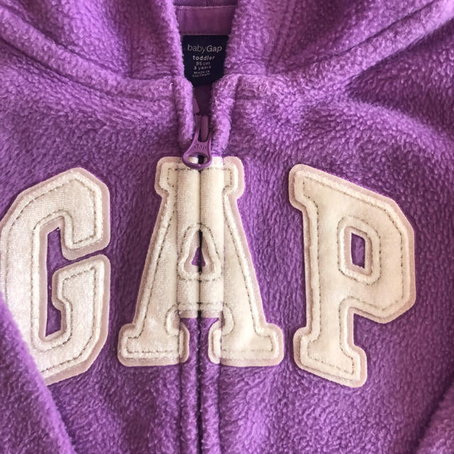 babyGAP(ベビーギャップ)のbabyGAP パーカー  95 キッズ/ベビー/マタニティのキッズ服女の子用(90cm~)(ジャケット/上着)の商品写真