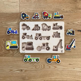 Hape ワーキングカー ペグパズル (知育玩具)