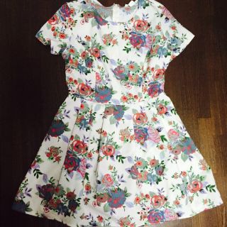 フォーエバートゥエンティーワン(FOREVER 21)のFOREVER21の花柄ワンピース(ミニワンピース)