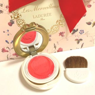 ラデュレ(LADUREE)の未使用 プレストチーク 赤 LADUREE(チーク)